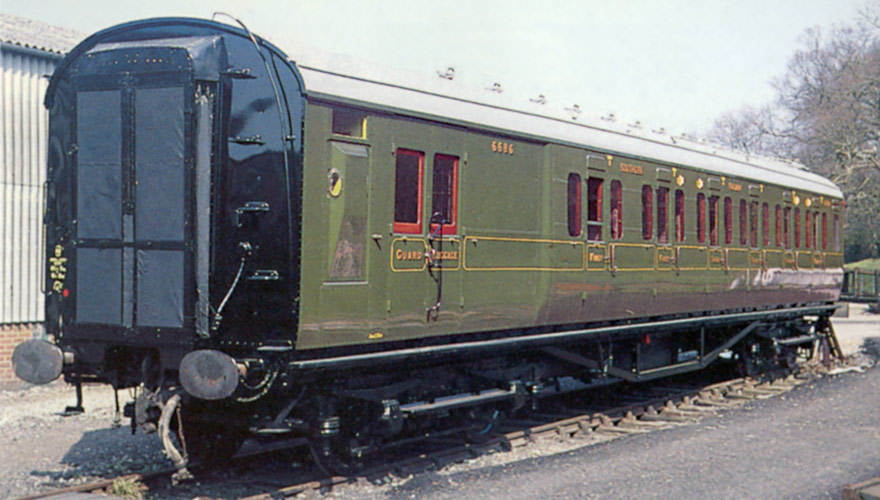Compartment side and brake end of 6686 - Klaus Marx - 2 April 1997