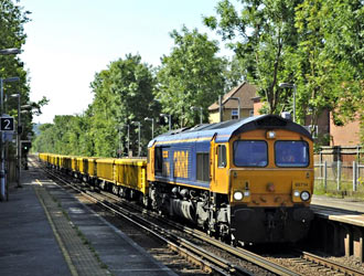 66714 at Dunton Green - Derek Hayward - 4 July 2011