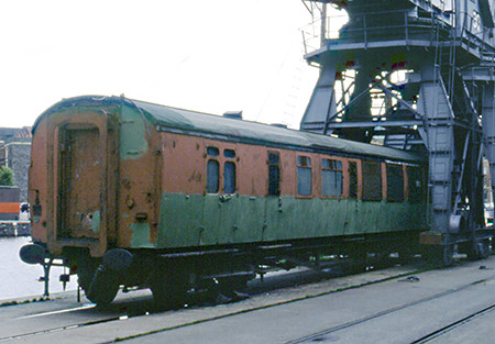 4227 at Bristol Docks - Jeremy Ovenden - 23 August 1985