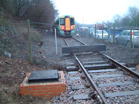 Main-line connection at East Grinstead - 16 January 2009 - David Chappell