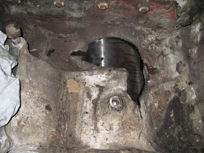 Hole in cylinder with new cylinder liner fitted - Lewis Nodes - 14 September 2012