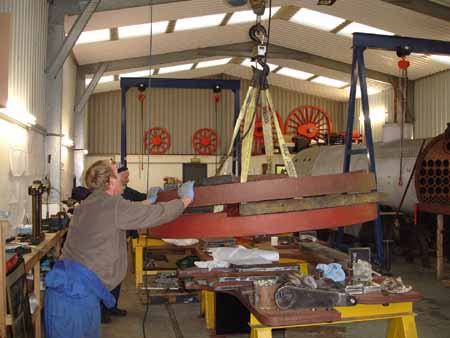 Driving wheel castings being moved - 31 Jan 2007 - Fred Bailey