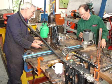 Main frames being milled - 7 Jul 2007 - Fred Bailey