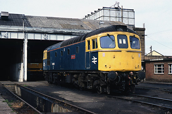 33052, stabled at Hither Green Depot - 11 March 1990 - Ian Cuthbertson collection