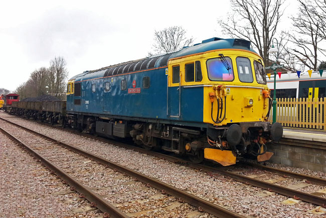 33013 at East Grinstead - 19 March 2013 - Martin Lawrence