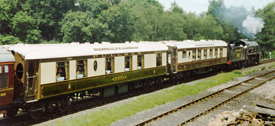 S15 No. 847 with 'Fingall' and 'Bertha' approach Horsted Keynes - Richard Salmon - July 1993