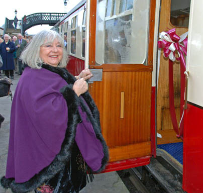 Lounge Car Launch - Derek Hayward