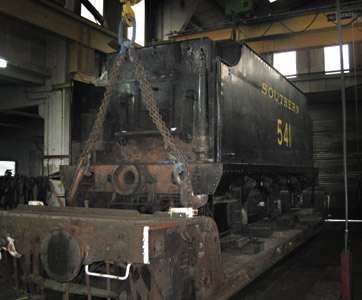 Q-class tender lifted from wheels - Lewis Nodes - 18 Sept 2011