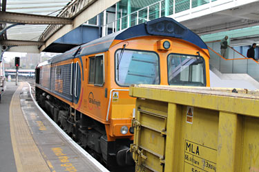 66728 with WBR5 empties at Clapham Junction - Barry King - 16 Nov 2011