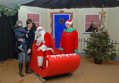 Santa's Sleigh at Kingscote - Derek Hayward