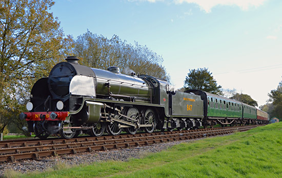 S15 847 approaching Kingscote - Steve Lee - 1 November 2014