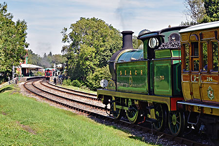H-class approaching Kingscote with Met coaches - Brian Lacey - 22 August 2015