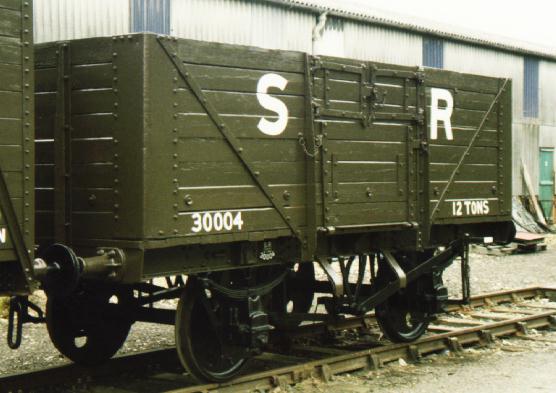 SR 8-plank goods wagon 30004 - Richard Salmon