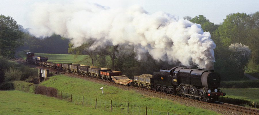 33001 passess Holywell - Mike Esau - 7 May 2000
