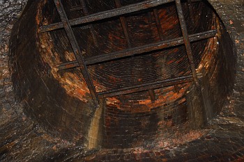 A closer view of the throat of a ventilation shaft