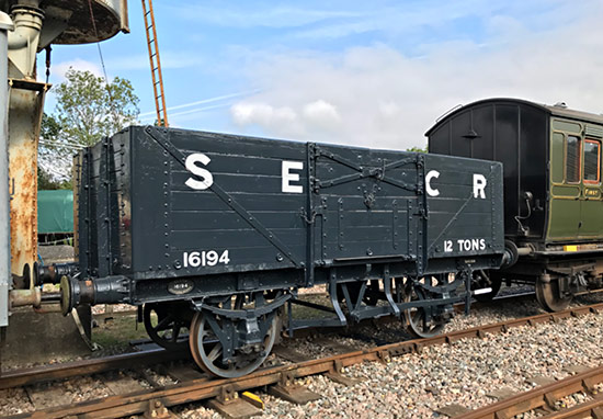 16194 after its repaint - Richard Salmon - 25 August 2021
