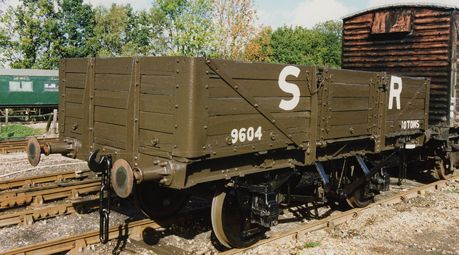 SR 5-plank goods wagon 9604 - Richard Salmon - October 1996